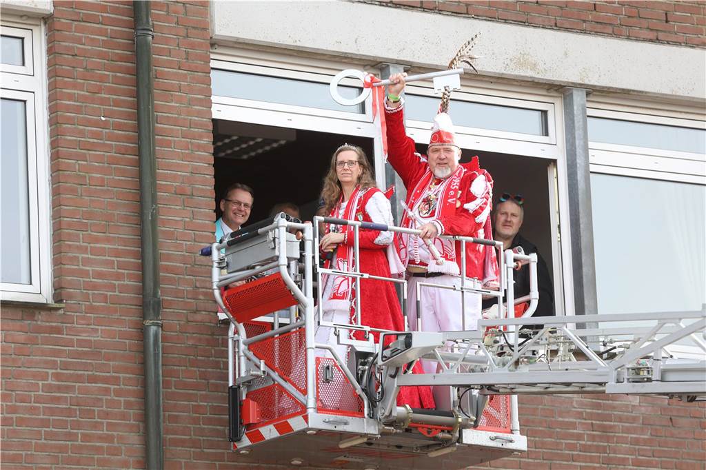Karneval 2024 in Selm : Viele Fotos vom großen Umzug durch die Stadt Eindrücke vom Karnevalsumzug in Selm 2024