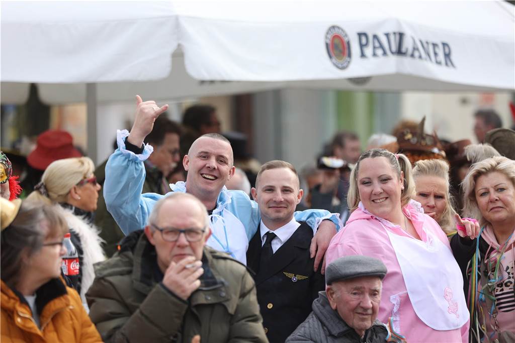 Karneval 2024 in Selm : Viele Fotos vom großen Umzug durch die Stadt Eindrücke vom Karnevalsumzug in Selm 2024
