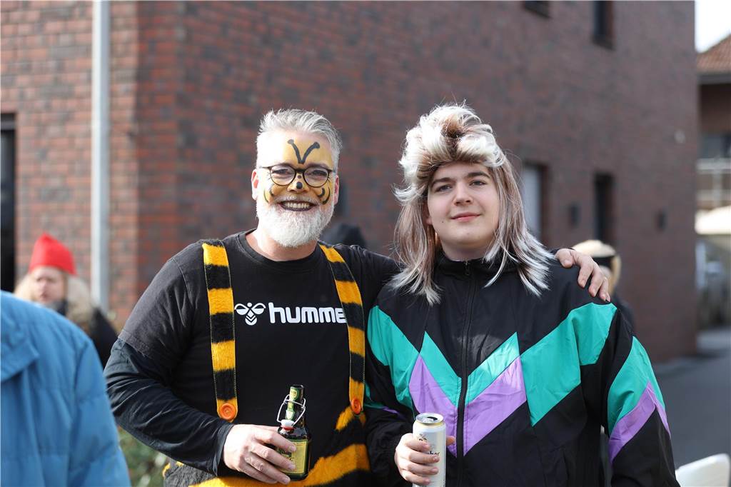 Karneval 2024 in Selm : Viele Fotos vom großen Umzug durch die Stadt Eindrücke vom Karnevalsumzug in Selm 2024