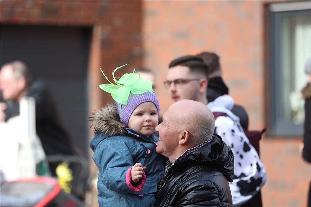 Karneval 2024 in Selm : Viele Fotos vom großen Umzug durch die Stadt Eindrücke vom Karnevalsumzug in Selm 2024