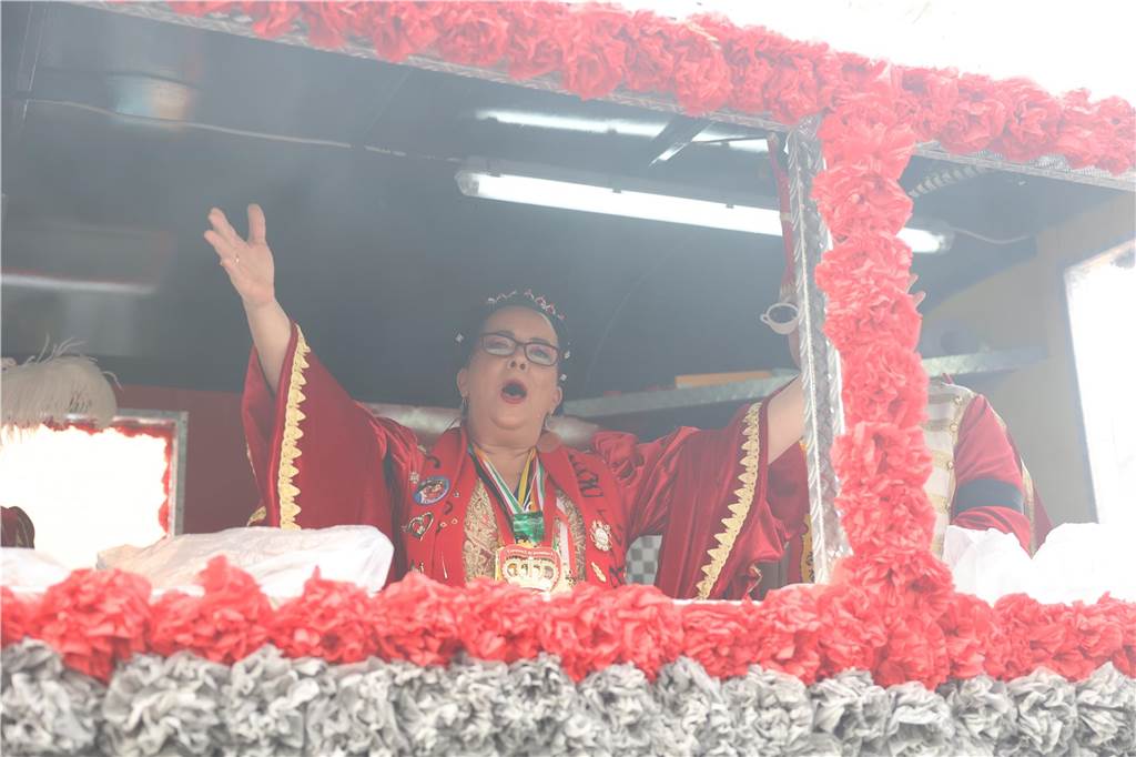 Karneval 2024 in Selm : Viele Fotos vom großen Umzug durch die Stadt Eindrücke vom Karnevalsumzug in Selm 2024