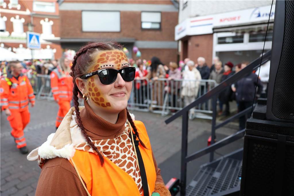 Karneval 2024 in Selm : Viele Fotos vom großen Umzug durch die Stadt Eindrücke vom Karnevalsumzug in Selm 2024