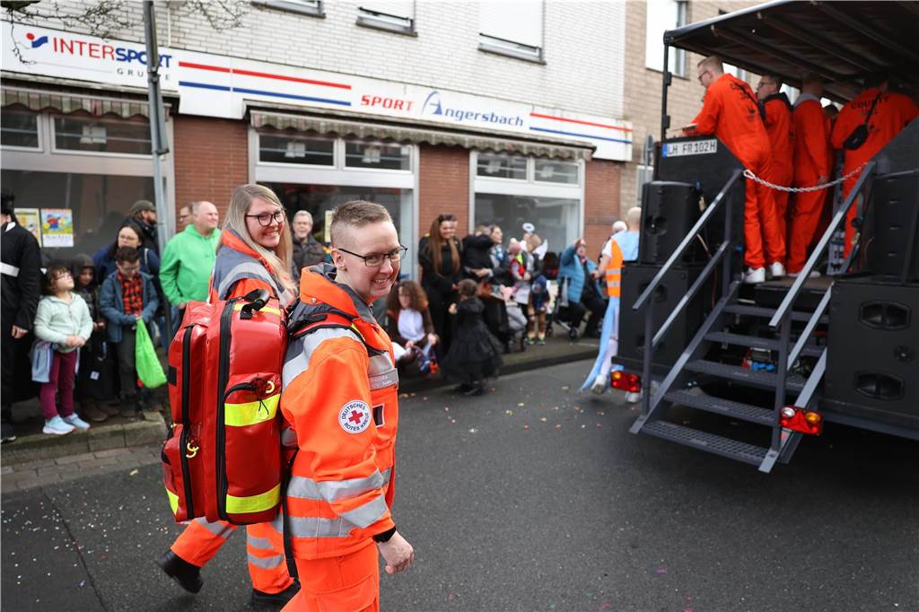 Karneval 2024 in Selm : Viele Fotos vom großen Umzug durch die Stadt Eindrücke vom Karnevalsumzug in Selm 2024