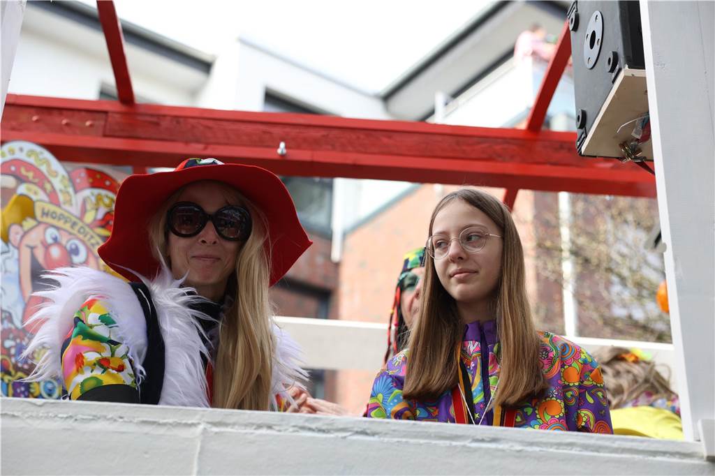 Karneval 2024 in Selm : Viele Fotos vom großen Umzug durch die Stadt Eindrücke vom Karnevalsumzug in Selm 2024
