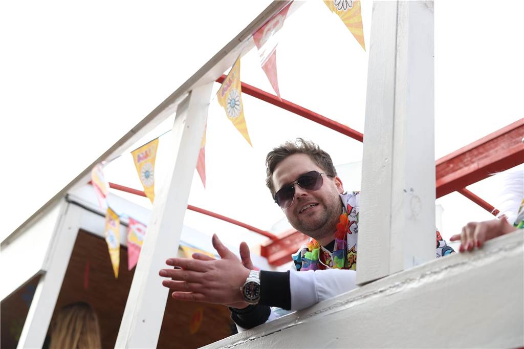 Karneval 2024 in Selm : Viele Fotos vom großen Umzug durch die Stadt Eindrücke vom Karnevalsumzug in Selm 2024