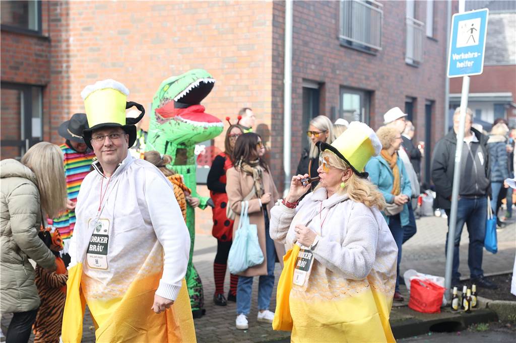 Karneval 2024 in Selm : Viele Fotos vom großen Umzug durch die Stadt Eindrücke vom Karnevalsumzug in Selm 2024