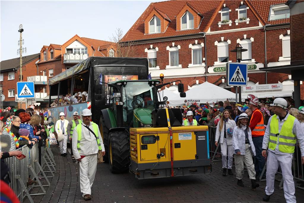Karneval 2024 in Selm : Viele Fotos vom großen Umzug durch die Stadt Eindrücke vom Karnevalsumzug in Selm 2024