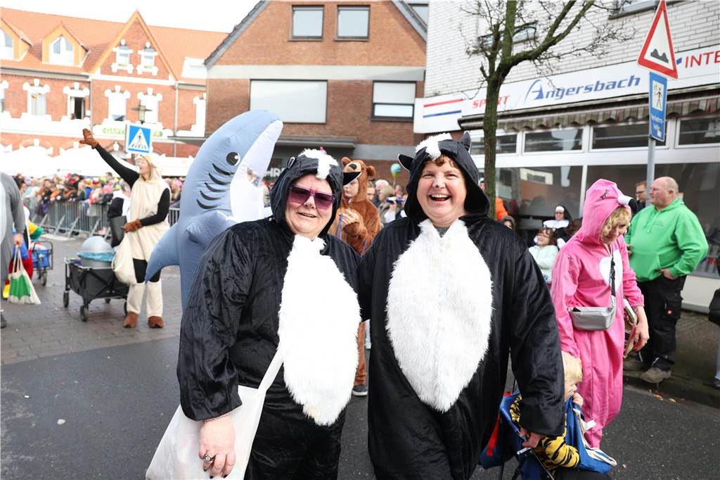 Karneval in Selm: Noch mehr Fotos vom großen Umzug durch Selm Eindrücke vom Karnevalsumzug in Selm 2024