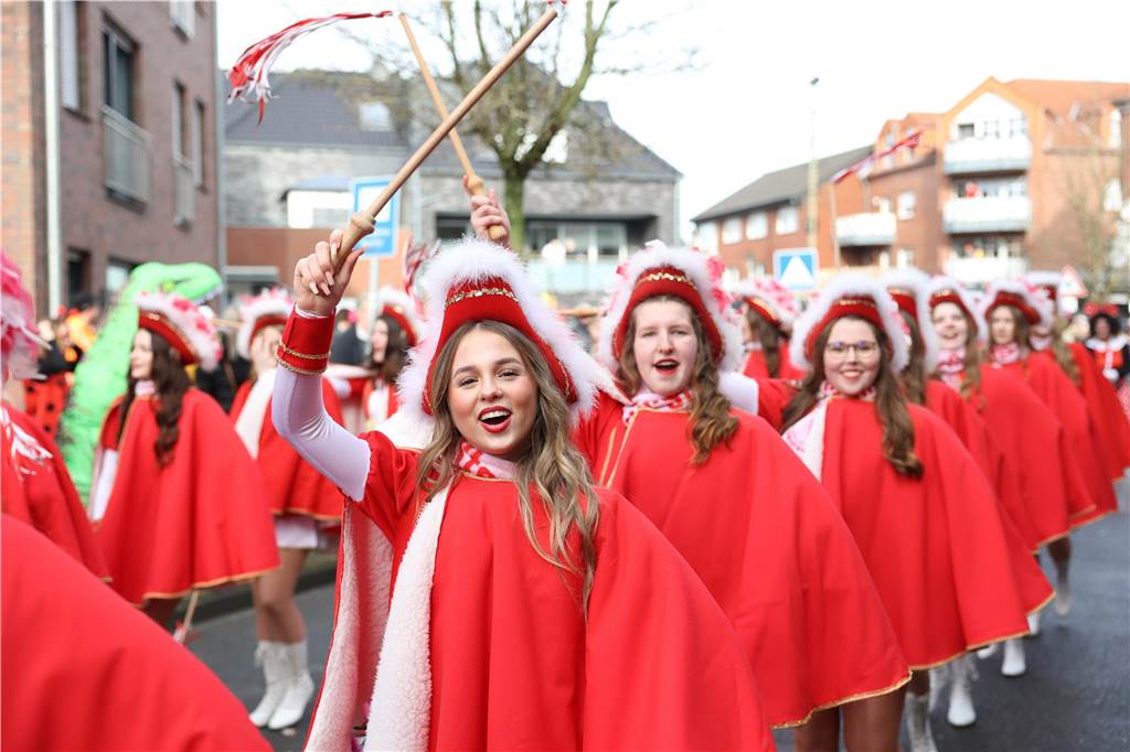 Karneval in Selm: Noch mehr Fotos vom großen Umzug durch Selm Eindrücke vom Karnevalsumzug in Selm 2024
