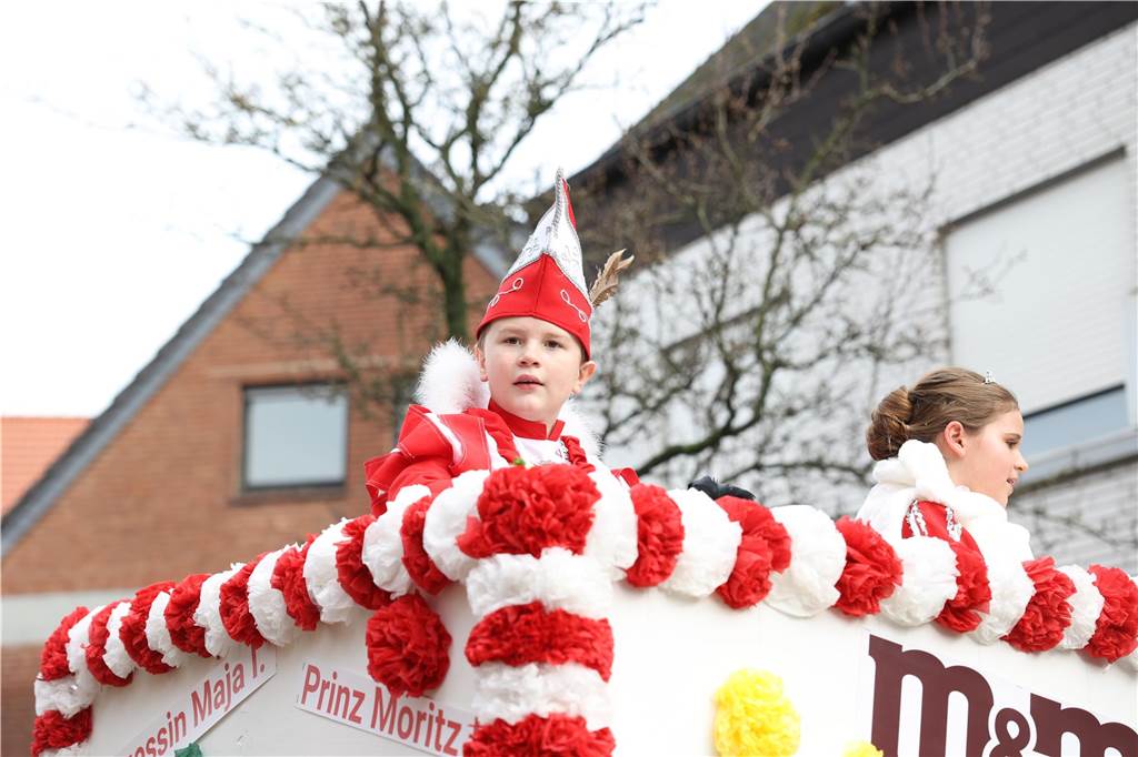 Karneval in Selm: Noch mehr Fotos vom großen Umzug durch Selm Eindrücke vom Karnevalsumzug in Selm 2024