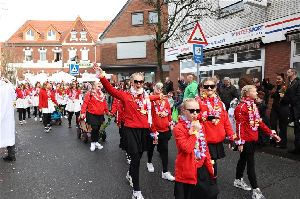 Karneval in Selm: Noch mehr Fotos vom großen Umzug durch Selm Eindrücke vom Karnevalsumzug in Selm 2024