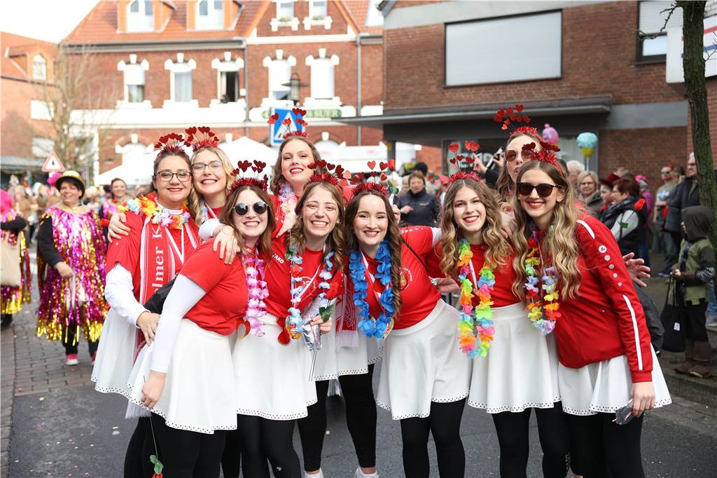 Karneval in Selm: Noch mehr Fotos vom großen Umzug durch Selm Eindrücke vom Karnevalsumzug in Selm 2024