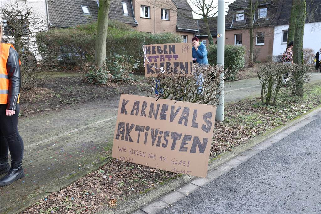 Karneval in Selm: Noch mehr Fotos vom großen Umzug durch Selm Eindrücke vom Karnevalsumzug in Selm 2024