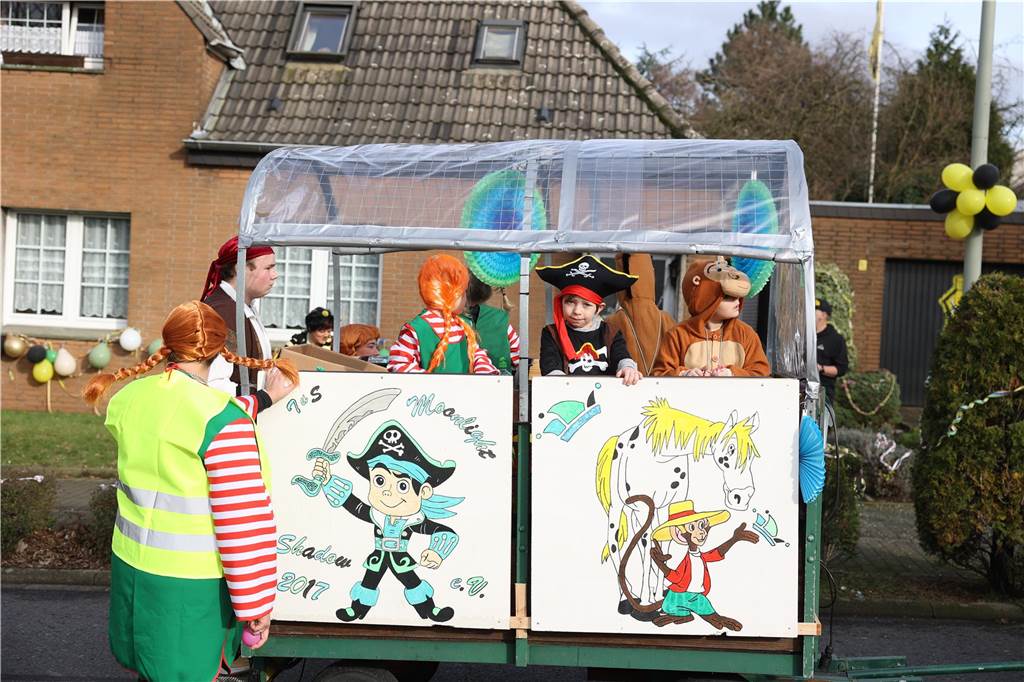 Karneval in Selm: Noch mehr Fotos vom großen Umzug durch Selm Eindrücke vom Karnevalsumzug in Selm 2024