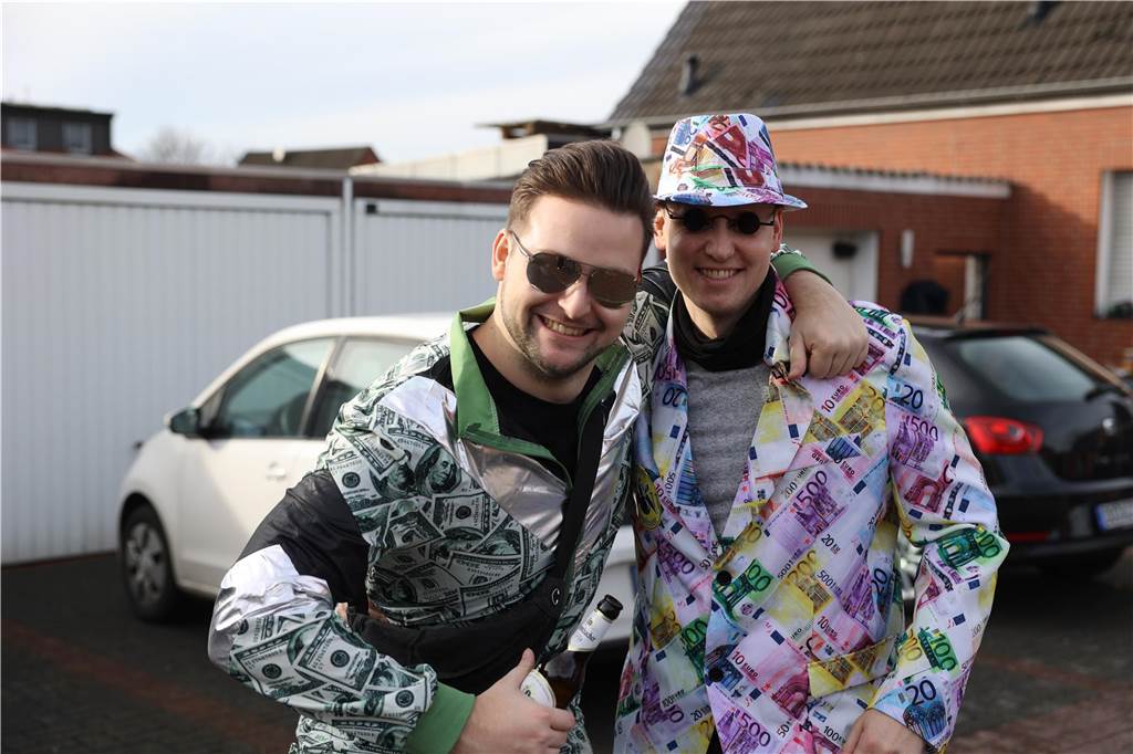 Karneval in Selm: Noch mehr Fotos vom großen Umzug durch Selm Eindrücke vom Karnevalsumzug in Selm 2024