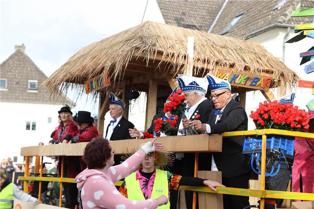 Karneval in Selm: Noch mehr Fotos vom großen Umzug durch Selm Eindrücke vom Karnevalsumzug in Selm 2024