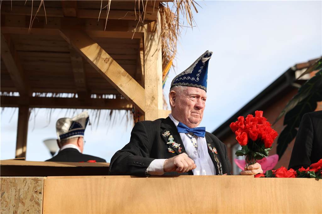 Karneval in Selm: Noch mehr Fotos vom großen Umzug durch Selm Eindrücke vom Karnevalsumzug in Selm 2024