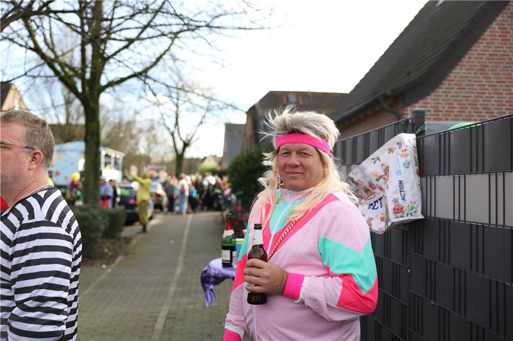 Karneval in Selm: Noch mehr Fotos vom großen Umzug durch Selm Eindrücke vom Karnevalsumzug in Selm 2024