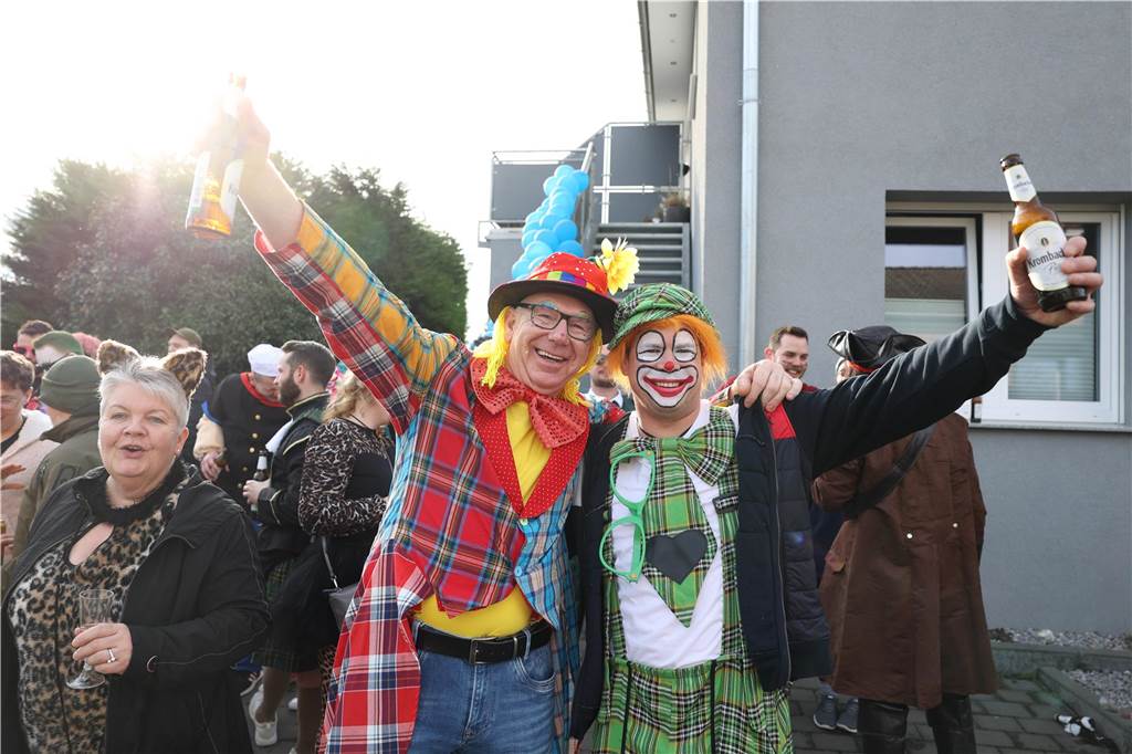 Karneval in Selm: Noch mehr Fotos vom großen Umzug durch Selm Eindrücke vom Karnevalsumzug in Selm 2024