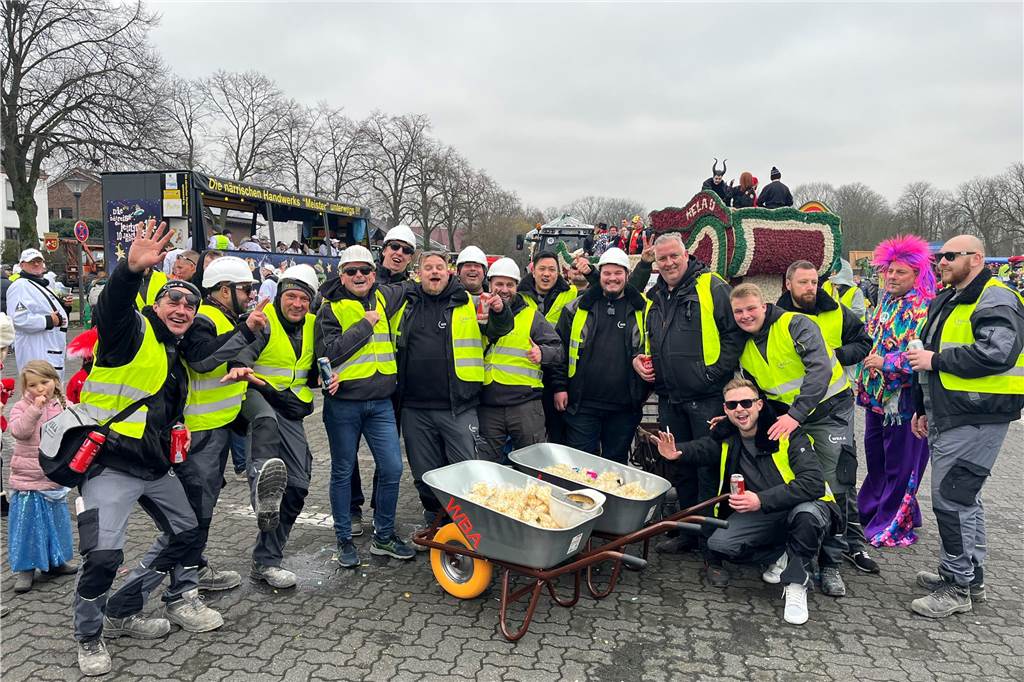 Viele Fotos vom Karnevalsumzug in Werne 2023: Tausende Besucher in der Innenstadt Eindrücke vom Karnevalsumzug in Werne 2023