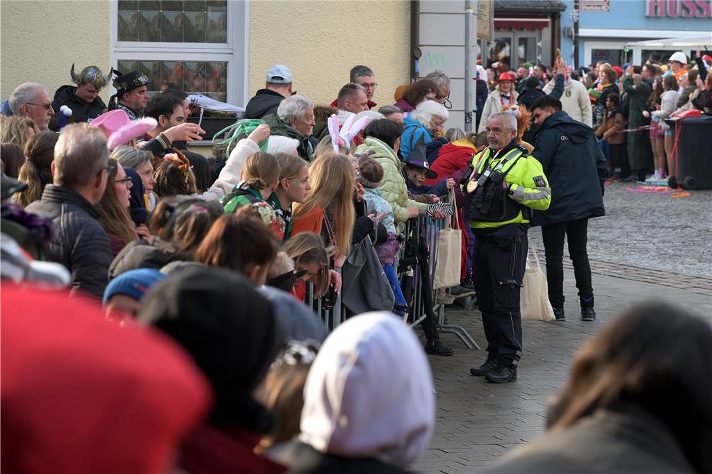 Über 100 Fotos vom Karnevalsumzug: So war Rosenmontag in Werne Eindrücke vom Karnevalsumzug in Werne 2024