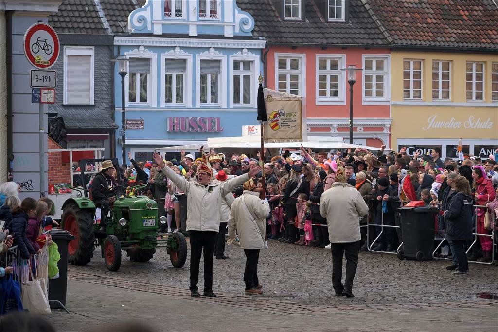Über 100 Fotos vom Karnevalsumzug: So war Rosenmontag in Werne Eindrücke vom Karnevalsumzug in Werne 2024