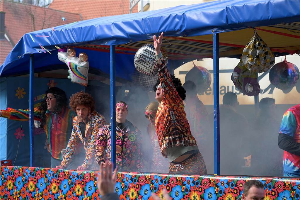 Über 100 Fotos vom Karnevalsumzug: So war Rosenmontag in Werne Eindrücke vom Karnevalsumzug in Werne 2024
