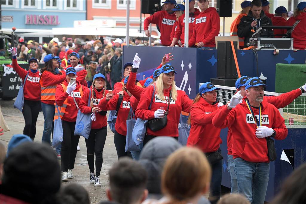 Über 100 Fotos vom Karnevalsumzug: So war Rosenmontag in Werne Eindrücke vom Karnevalsumzug in Werne 2024