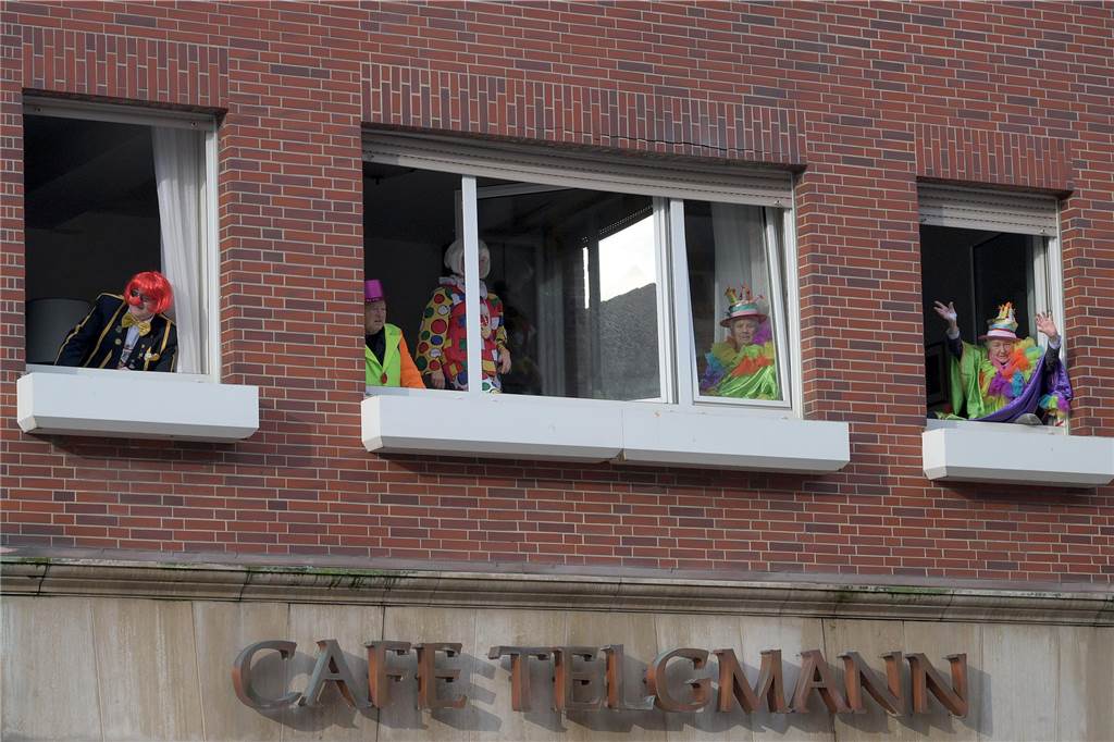 Über 100 Fotos vom Karnevalsumzug: So war Rosenmontag in Werne Eindrücke vom Karnevalsumzug in Werne 2024