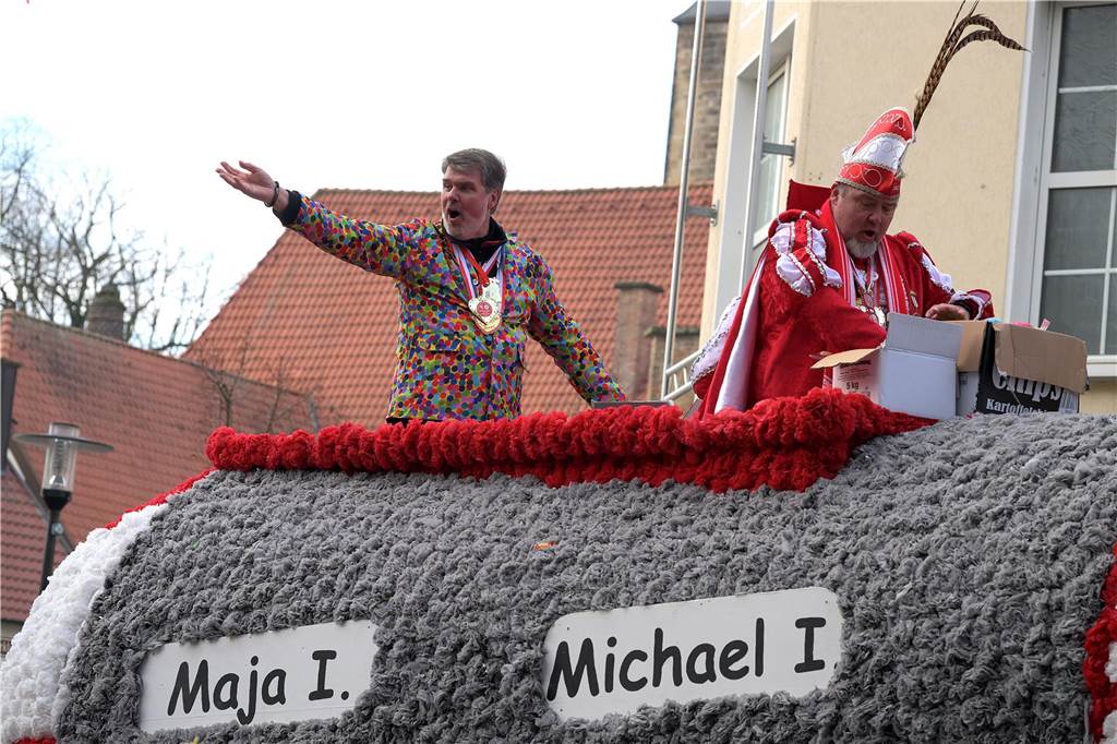 Über 100 Fotos vom Karnevalsumzug: So war Rosenmontag in Werne Eindrücke vom Karnevalsumzug in Werne 2024