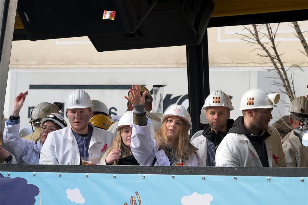 Über 100 Fotos vom Karnevalsumzug: So war Rosenmontag in Werne Eindrücke vom Karnevalsumzug in Werne 2024