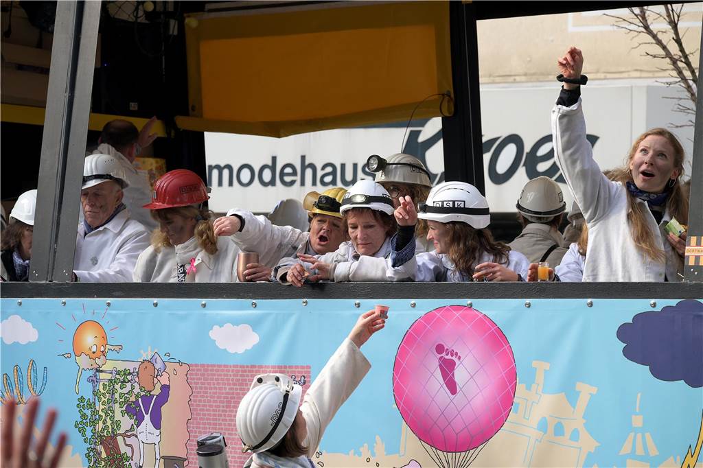 Über 100 Fotos vom Karnevalsumzug: So war Rosenmontag in Werne Eindrücke vom Karnevalsumzug in Werne 2024