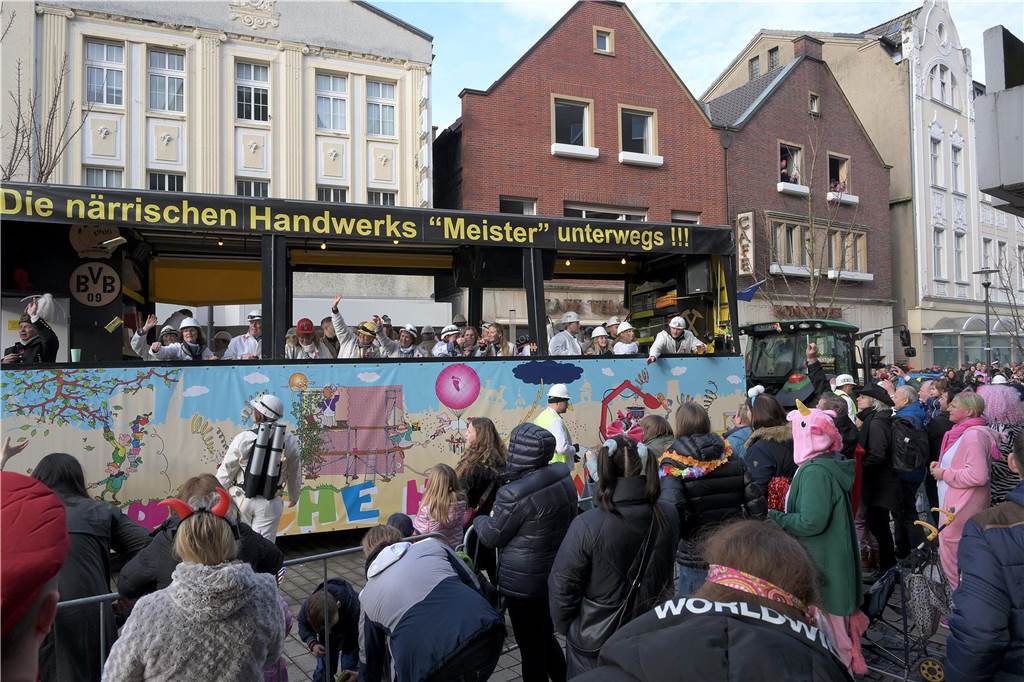 Über 100 Fotos vom Karnevalsumzug: So war Rosenmontag in Werne Eindrücke vom Karnevalsumzug in Werne 2024