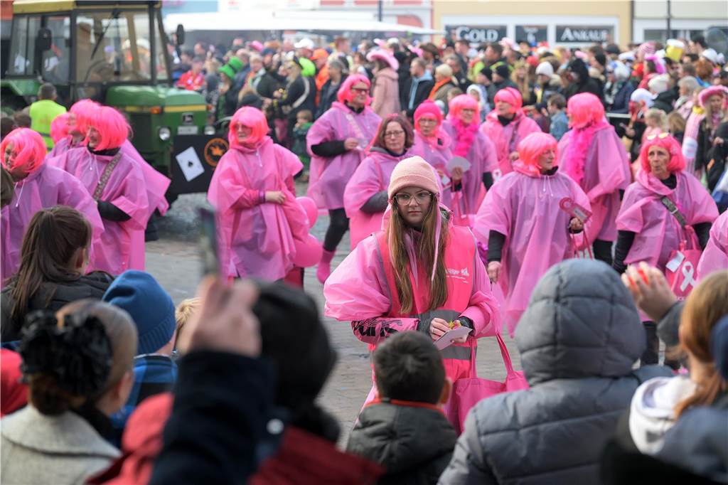 Über 100 Fotos vom Karnevalsumzug: So war Rosenmontag in Werne Eindrücke vom Karnevalsumzug in Werne 2024