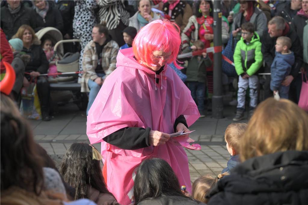 Über 100 Fotos vom Karnevalsumzug: So war Rosenmontag in Werne Eindrücke vom Karnevalsumzug in Werne 2024