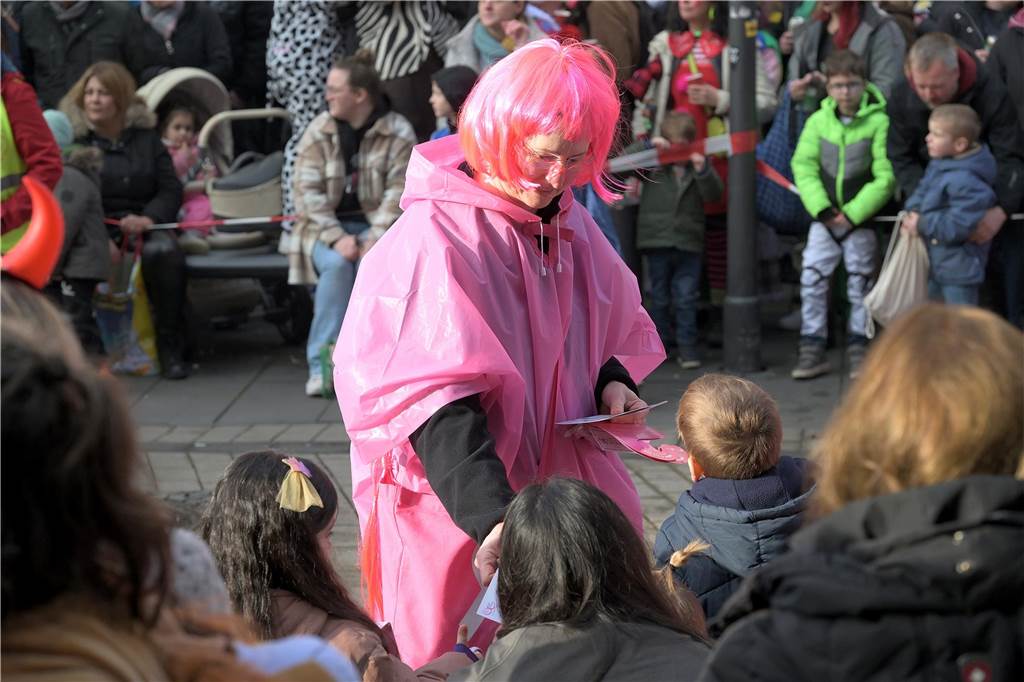 Über 100 Fotos vom Karnevalsumzug: So war Rosenmontag in Werne Eindrücke vom Karnevalsumzug in Werne 2024