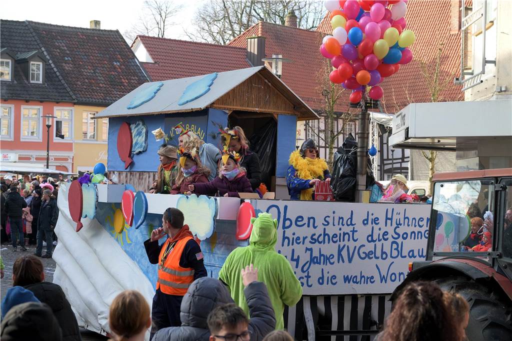 Über 100 Fotos vom Karnevalsumzug: So war Rosenmontag in Werne Eindrücke vom Karnevalsumzug in Werne 2024