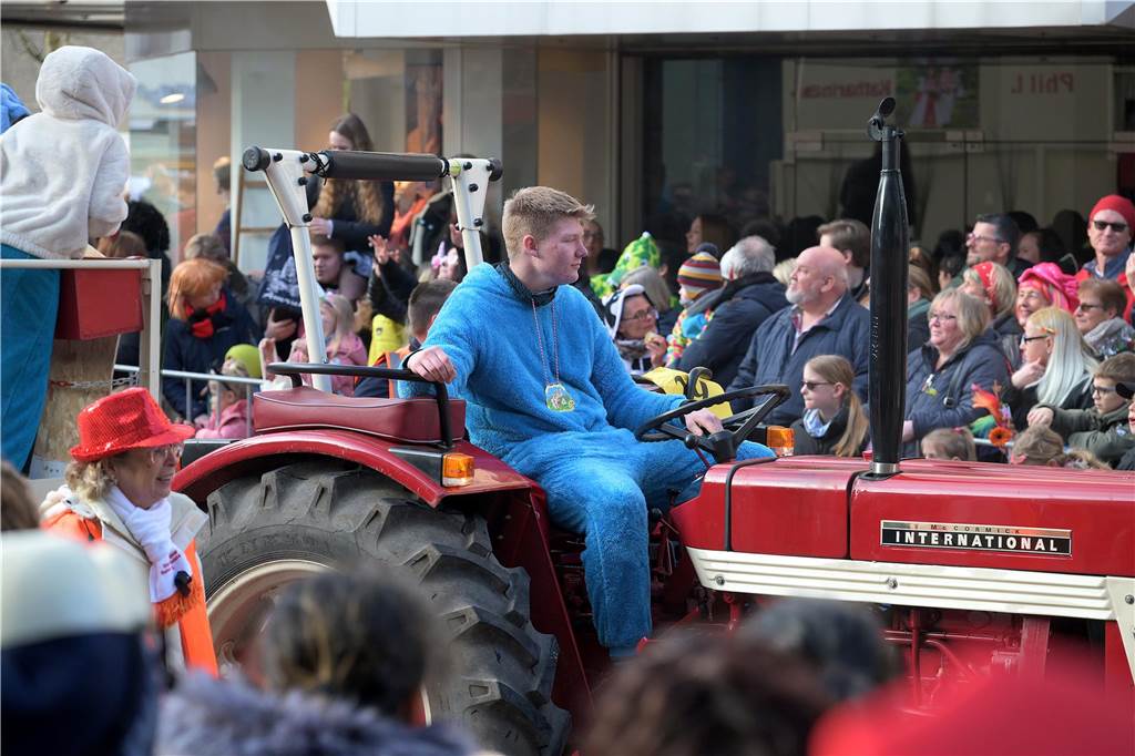 Über 100 Fotos vom Karnevalsumzug: So war Rosenmontag in Werne Eindrücke vom Karnevalsumzug in Werne 2024