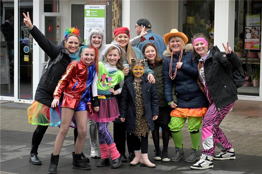 Über 100 Fotos vom Karnevalsumzug: So war Rosenmontag in Werne Eindrücke vom Karnevalsumzug in Werne 2024