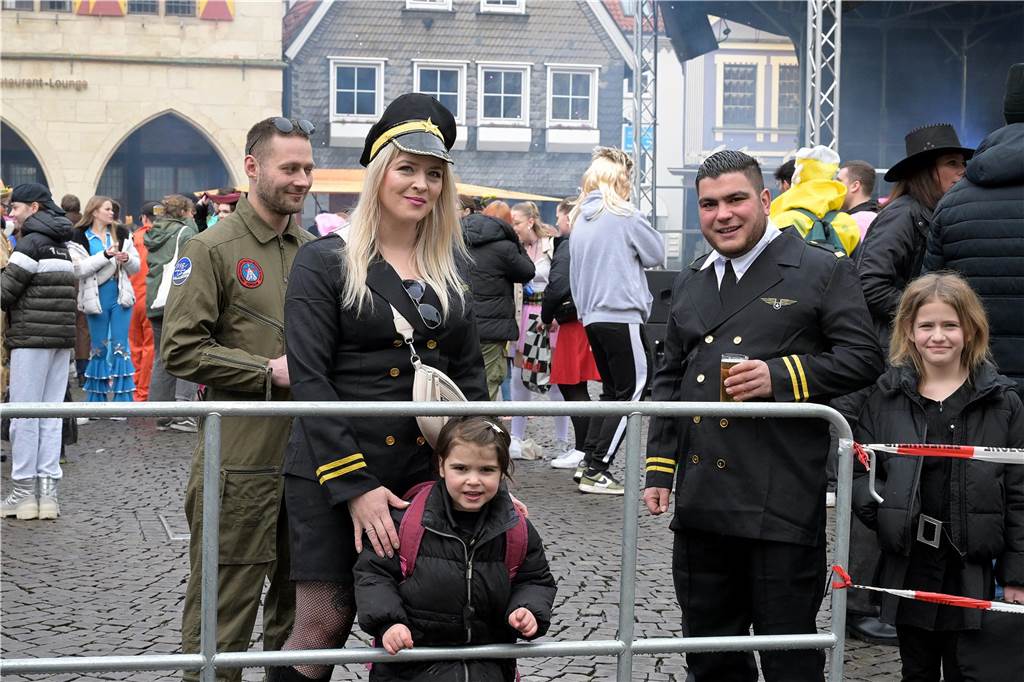 Über 100 Fotos vom Karnevalsumzug: So war Rosenmontag in Werne Eindrücke vom Karnevalsumzug in Werne 2024