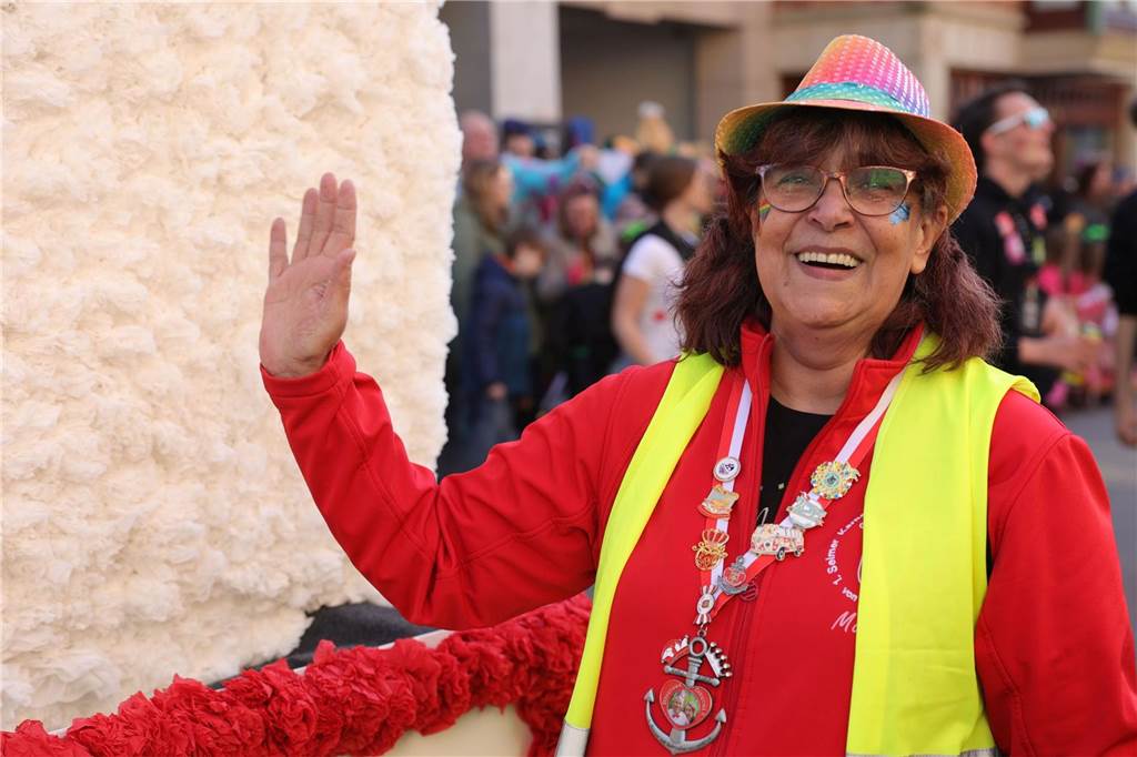 Menschen feiern Karneval in Werne