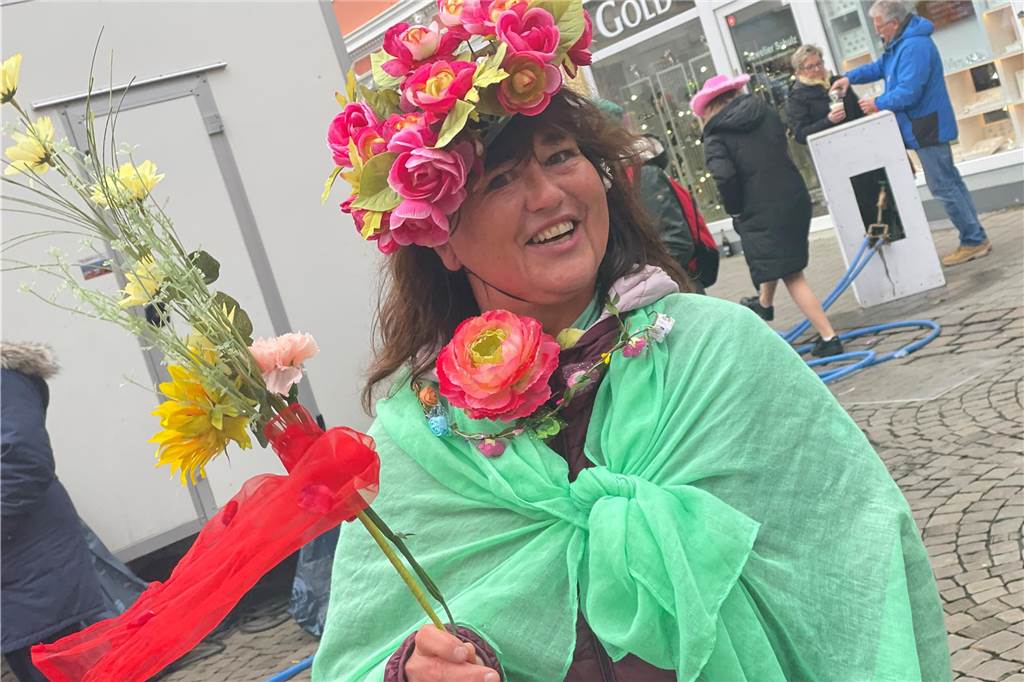 Viele Fotos vom Karnevalsumzug in Werne 2023: Tausende Besucher in der Innenstadt Eindrücke vom Karnevalsumzug in Werne