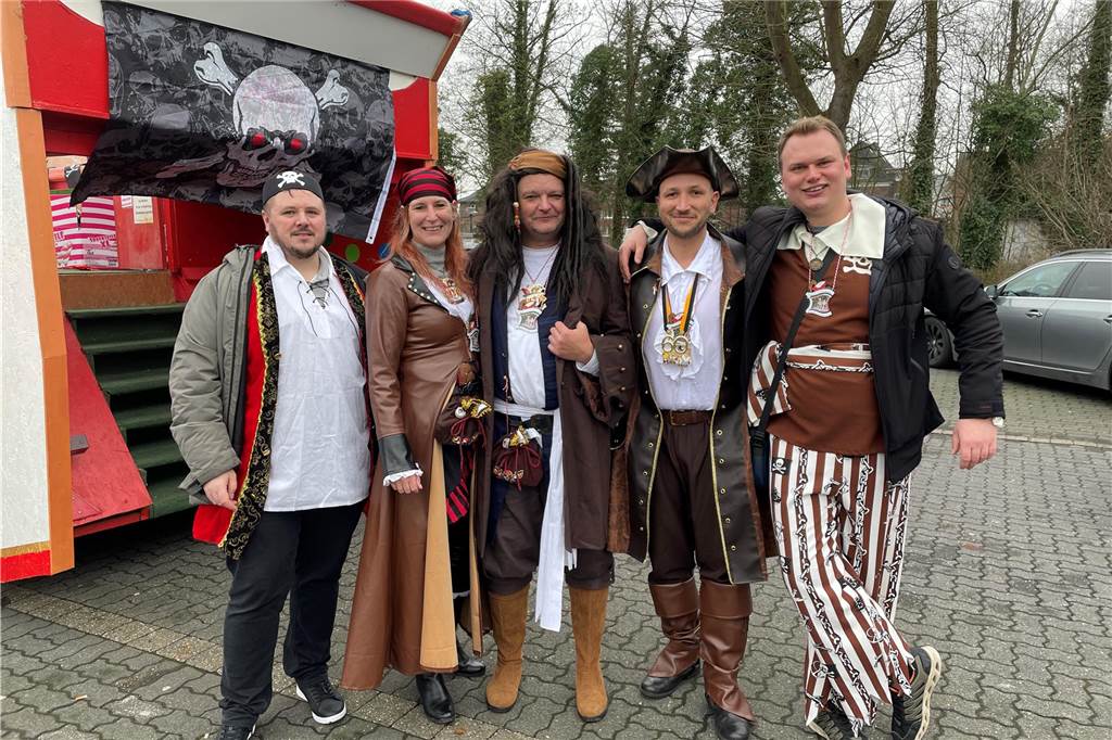 Viele Fotos vom Karnevalsumzug in Werne 2023: Tausende Besucher in der Innenstadt Eindrücke vom Karnevalsumzug in Werne