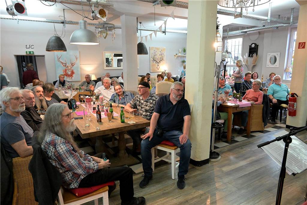 Eindrücke vom Konzert der 60 s / 70 s Oldie Connection in der Alten Kaffeerösterei in Lünen an der Cappenberger Straße.