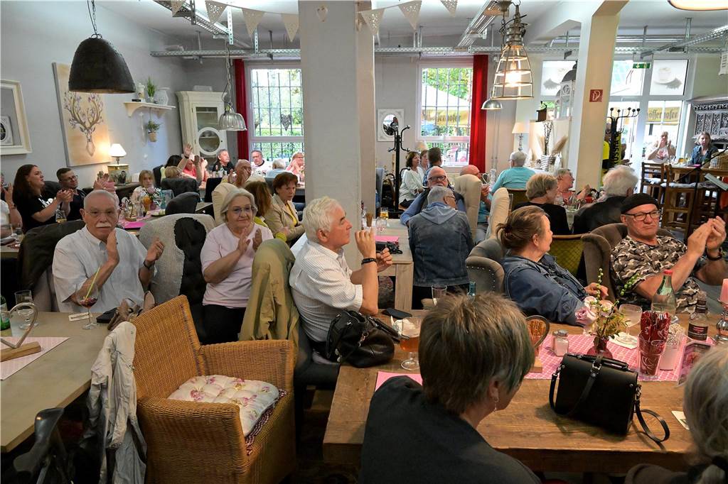 Eindrücke vom Konzert der 60 s / 70 s Oldie Connection in der Alten Kaffeerösterei in Lünen an der Cappenberger Straße.