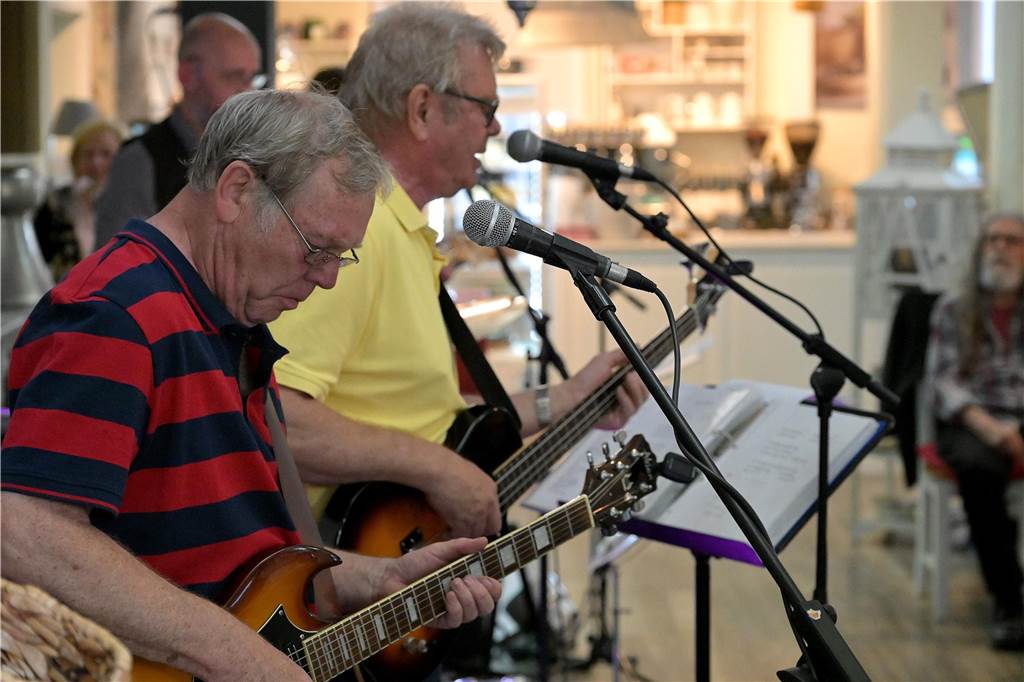 Eindrücke vom Konzert der 60 s / 70 s Oldie Connection in der Alten Kaffeerösterei in Lünen an der Cappenberger Straße.