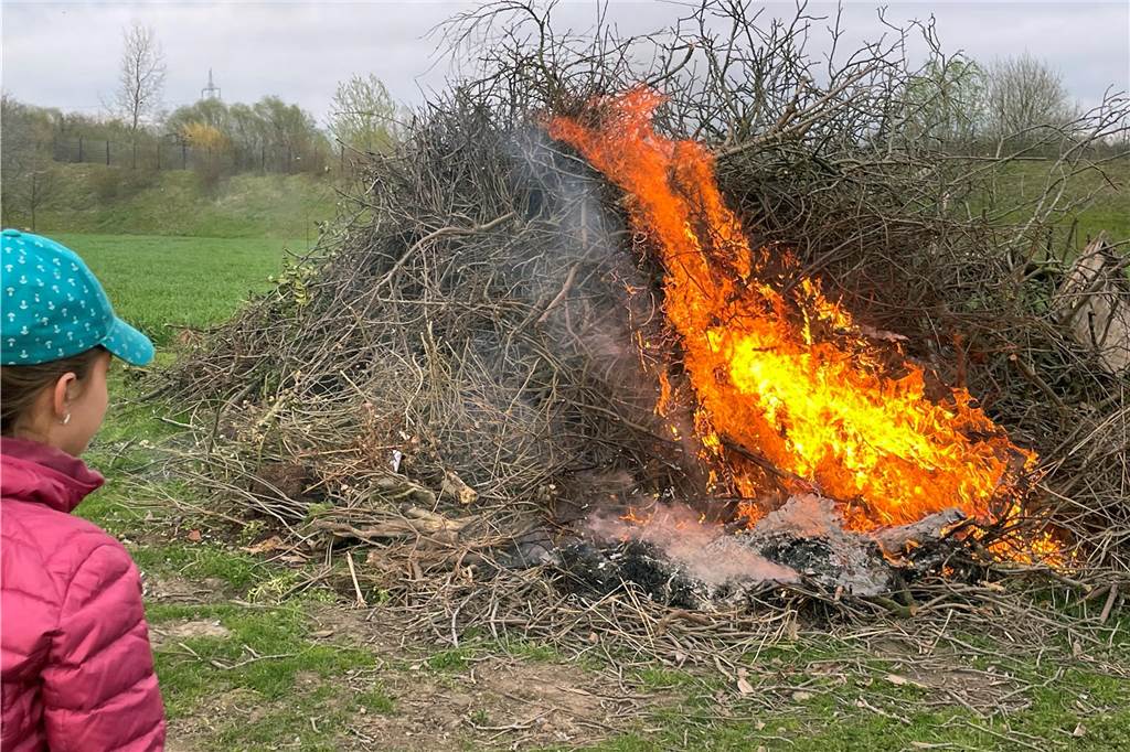Eindrücke vom Osterfeuer 2023 der Kolpingsfamilie Werne.