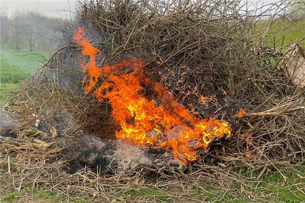 Eindrücke vom Osterfeuer 2023 der Kolpingsfamilie Werne.