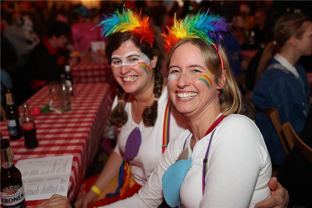 Super Stimmung beim Karneval in Olfen: Über 100 Bilder vom Prinzenball Eindrücke vom Prinzenball in Olfen am Sonntagabend