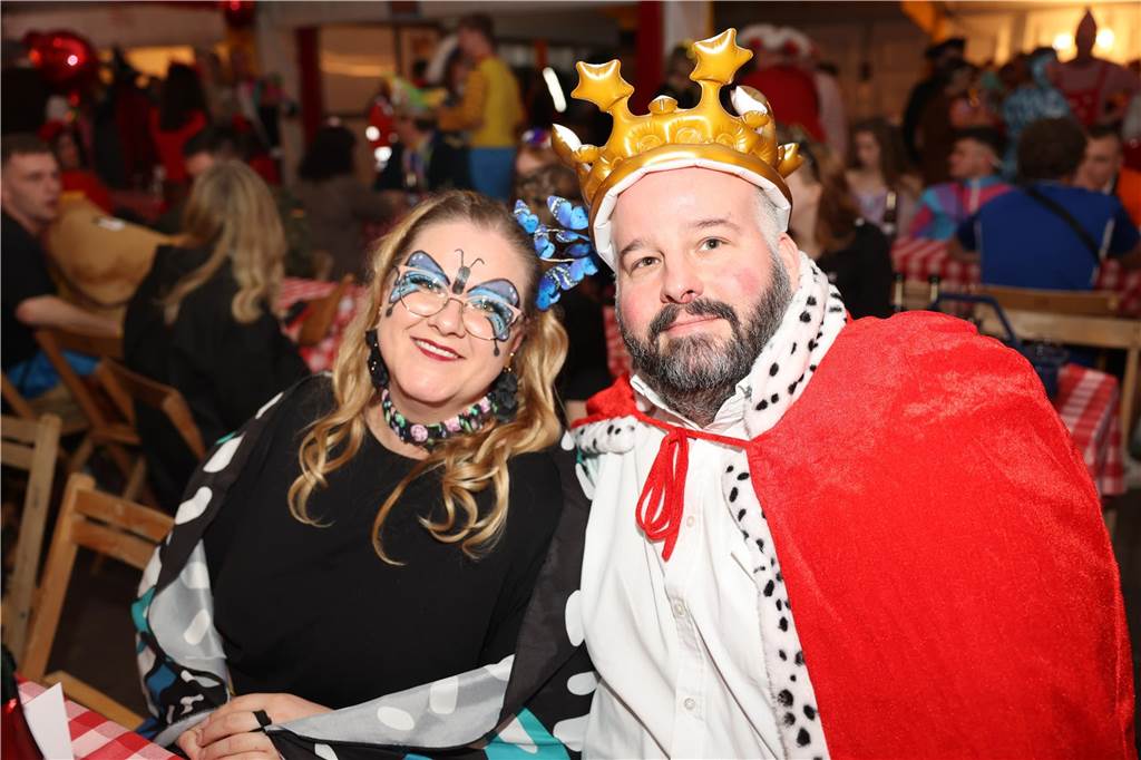 Super Stimmung beim Karneval in Olfen: Über 100 Bilder vom Prinzenball Eindrücke vom Prinzenball in Olfen am Sonntagabend